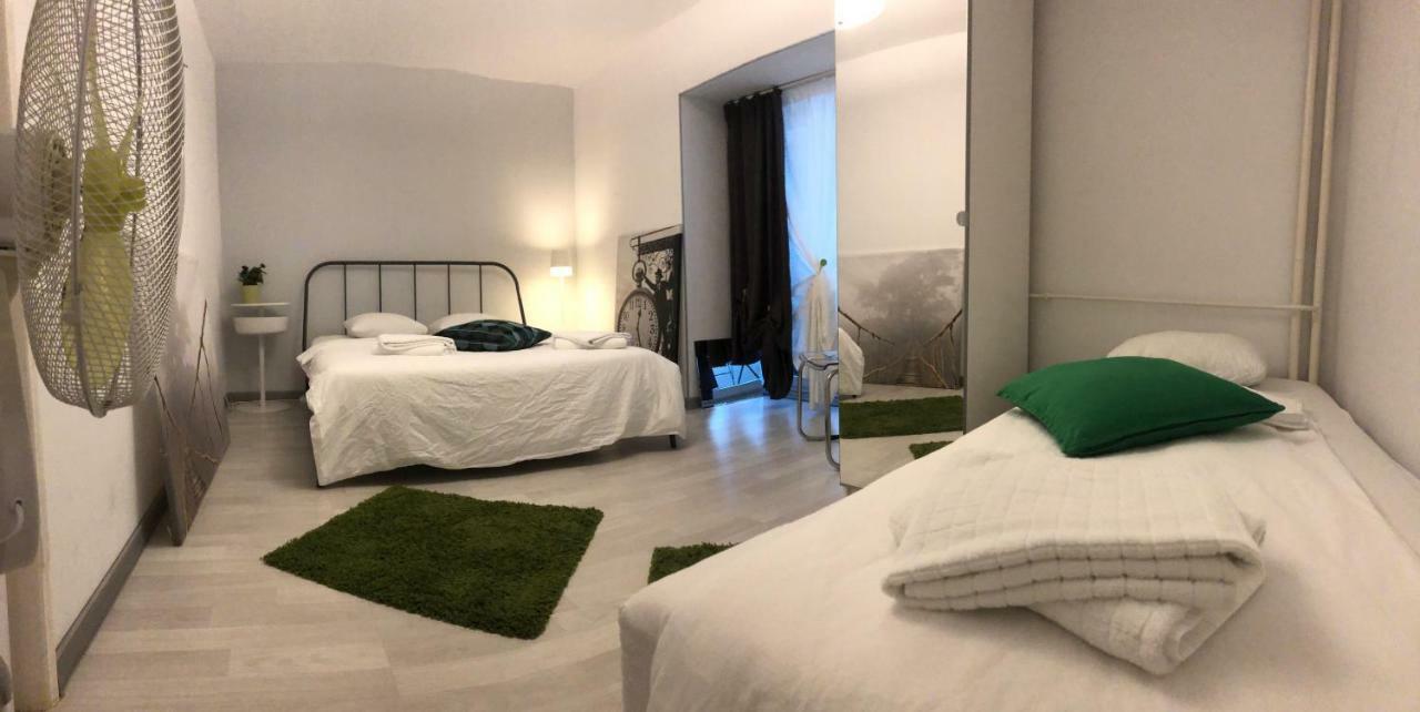 Green Apartment With Terrace 12 Bucureşti Exterior foto