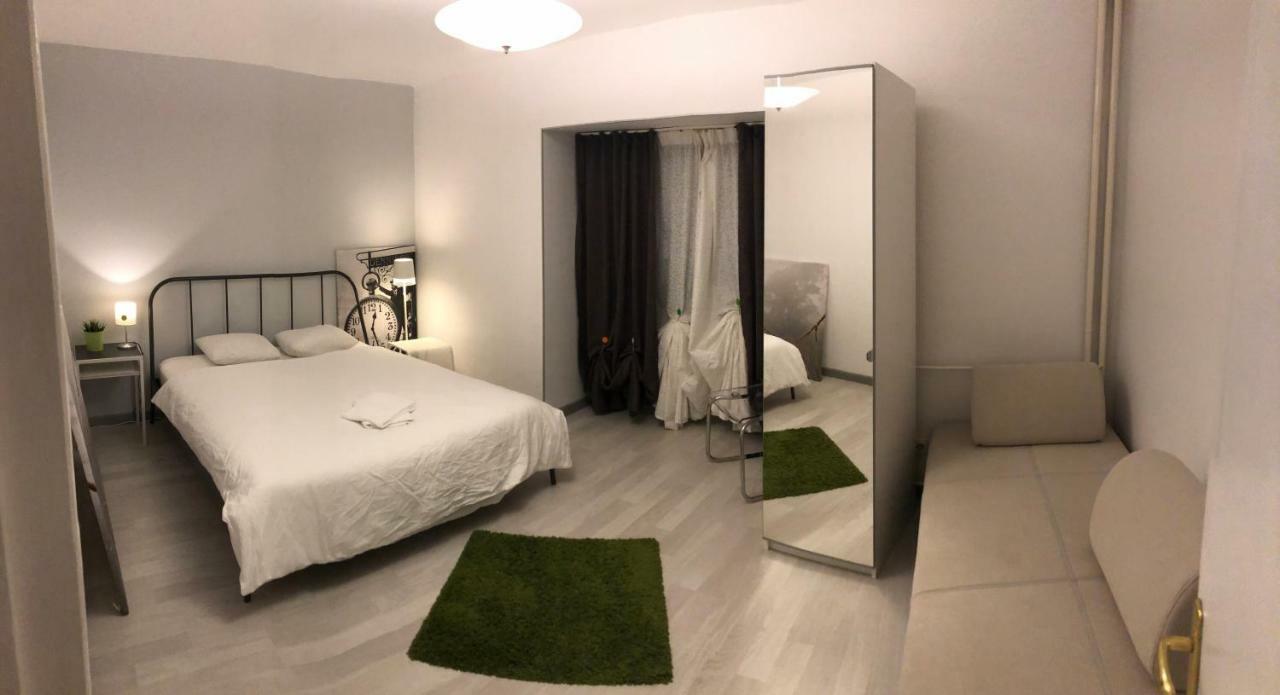 Green Apartment With Terrace 12 Bucureşti Exterior foto