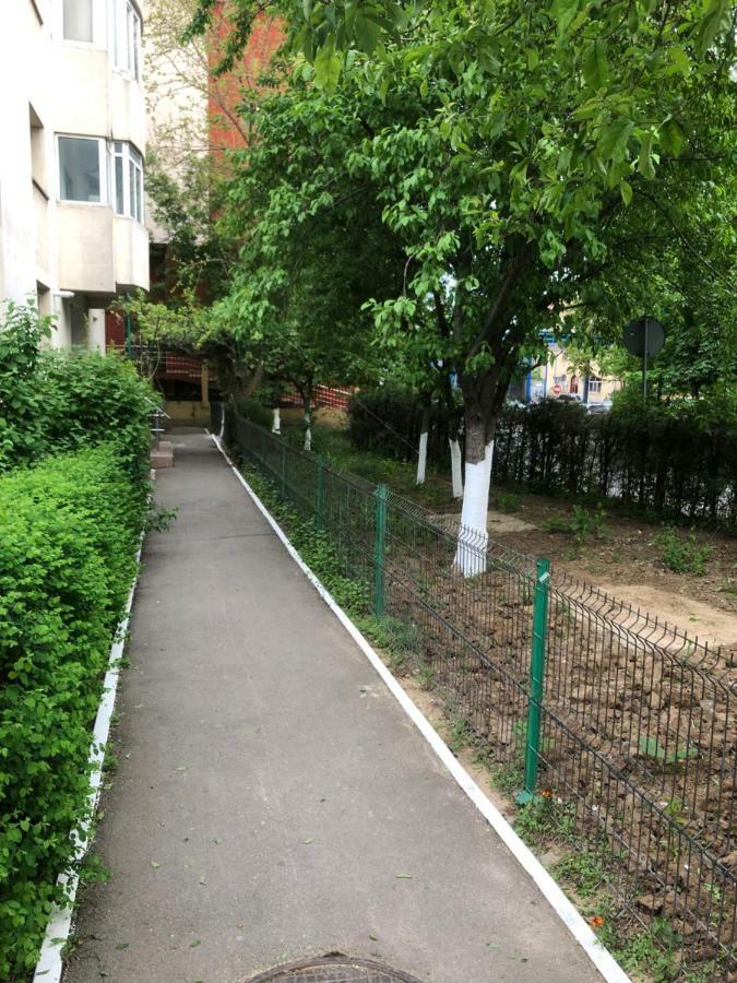 Green Apartment With Terrace 12 Bucureşti Exterior foto